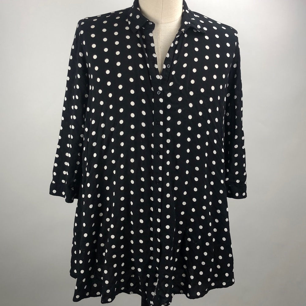 POLKA DOT ZARA FLOWY BLOUSE BUTTON DOWN SZ SMALL